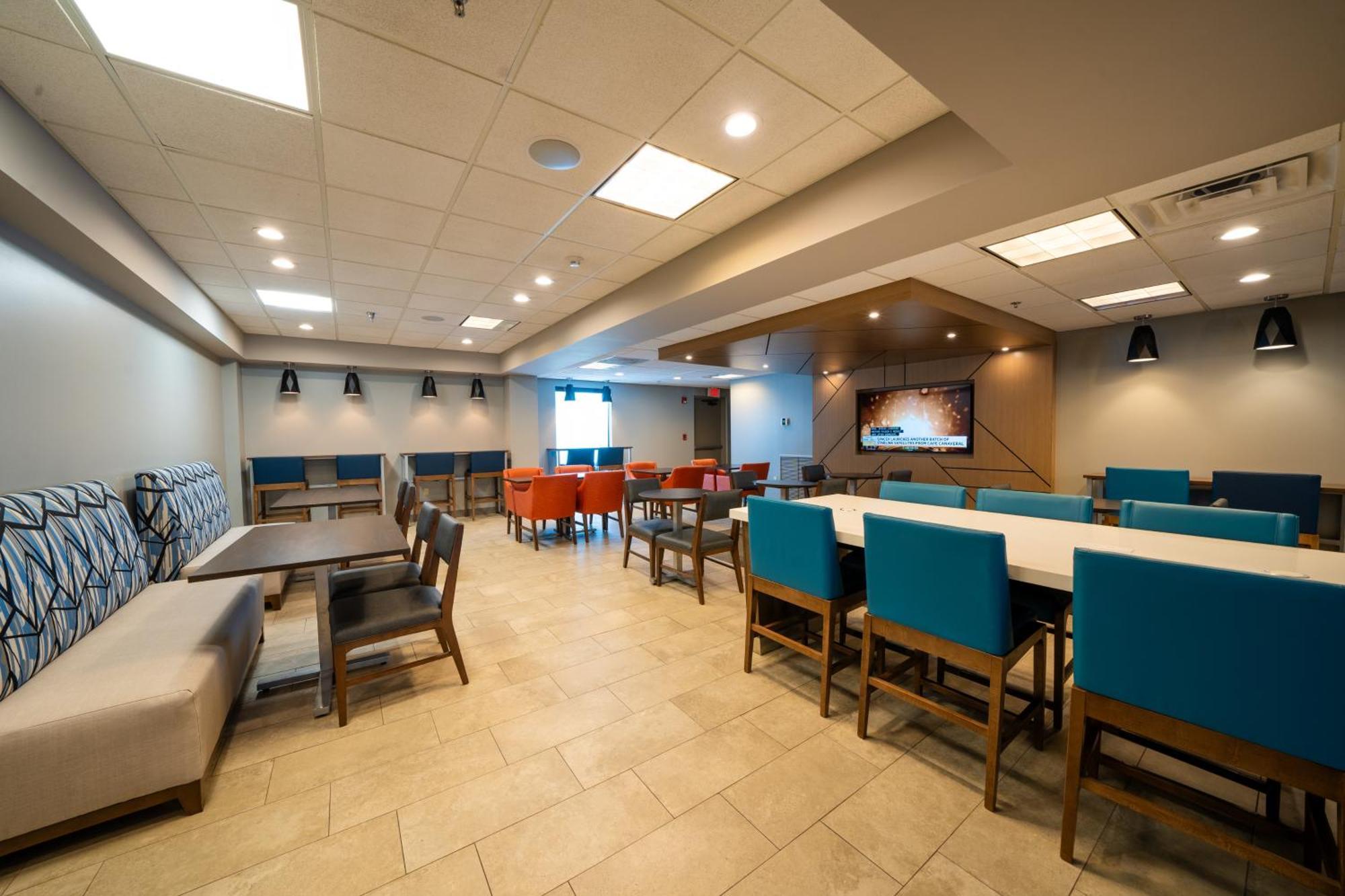 Holiday Inn Express Hotel & Suites Tampa-Oldsmar By Ihg Exteriör bild